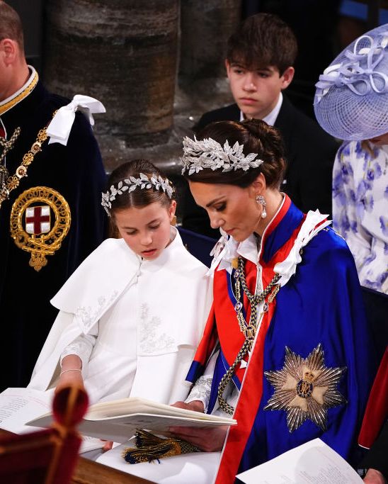 凱特王妃穿搭衣服品牌 和夏綠蒂公主母女裝alexander mcqueen