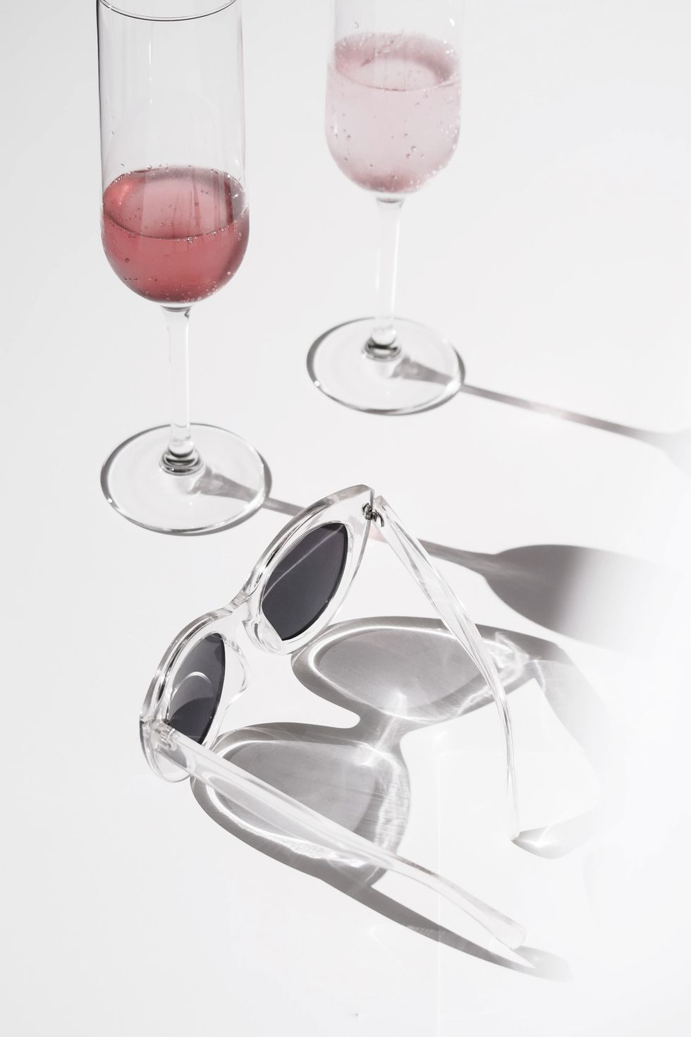 Stemware, Wine glass, Product, Glass, Champagne stemware, Drinkware, Wine, Drink, Red wine, Still life photography, 