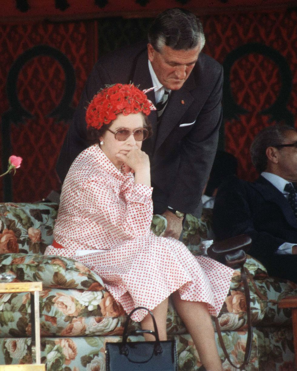 queen morocco waiting