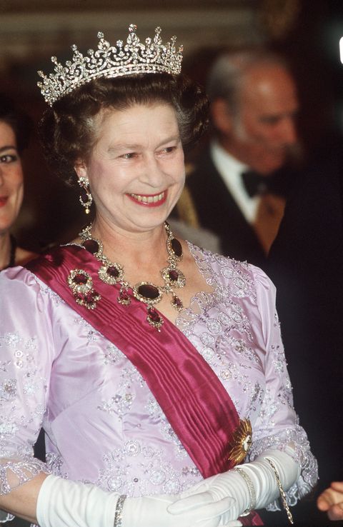 19 Photos of Queen Elizabeth, Princess Diana, and Kate Middleton in ...