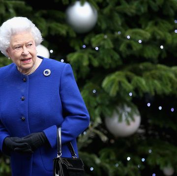 london, england december 18 queen elizabeth ii leaves number 10 downing street after attending the governments weekly cabinet meetingon december 18, 2012 in london, england photo by chris jacksongetty images