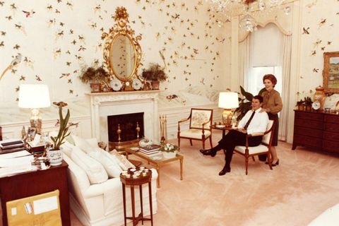 the reagans’ bird wallpaper pictured was later replaced by the clintons