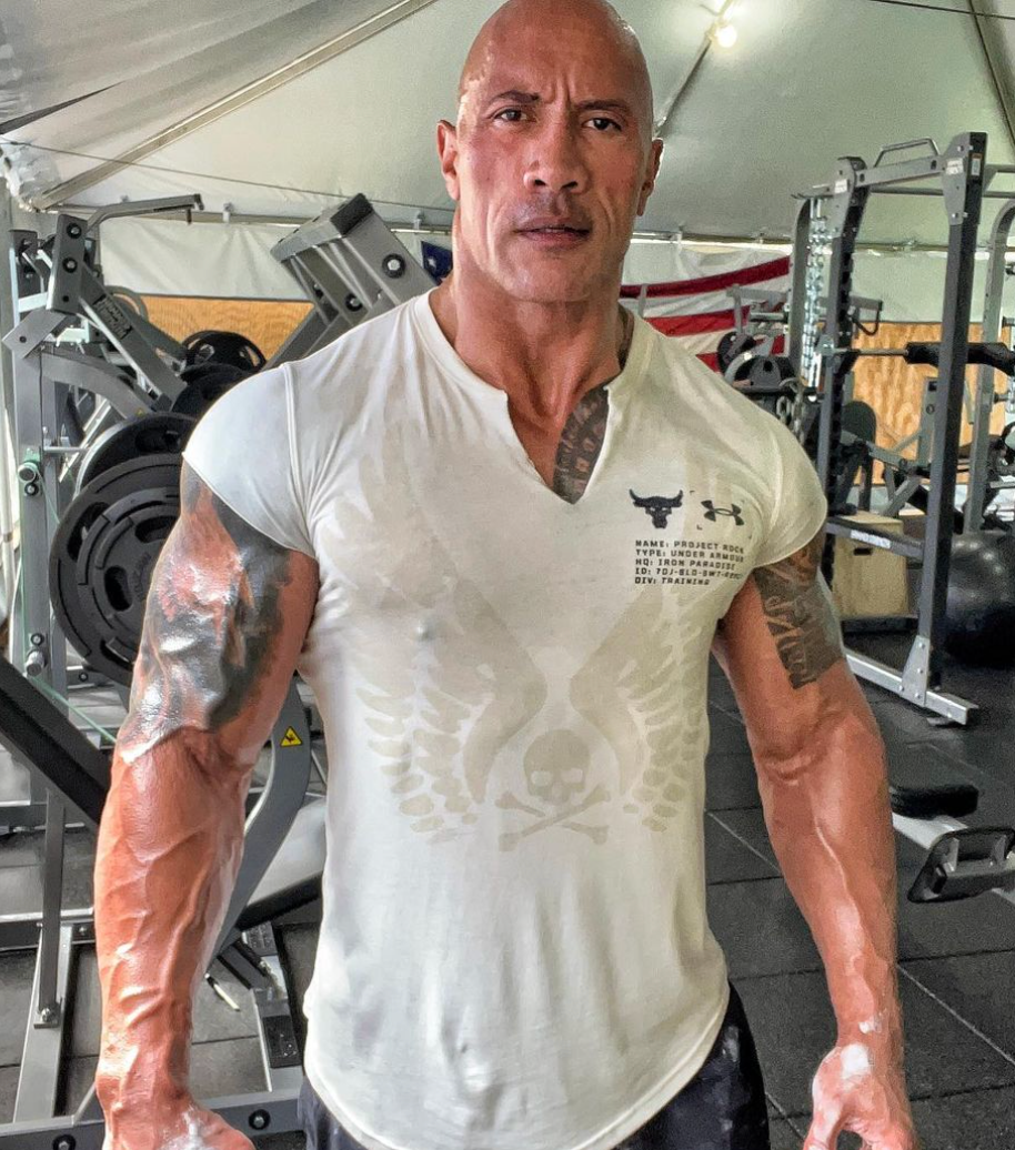 El culturista Jay Cutler piensa que The Rock toma esteroides