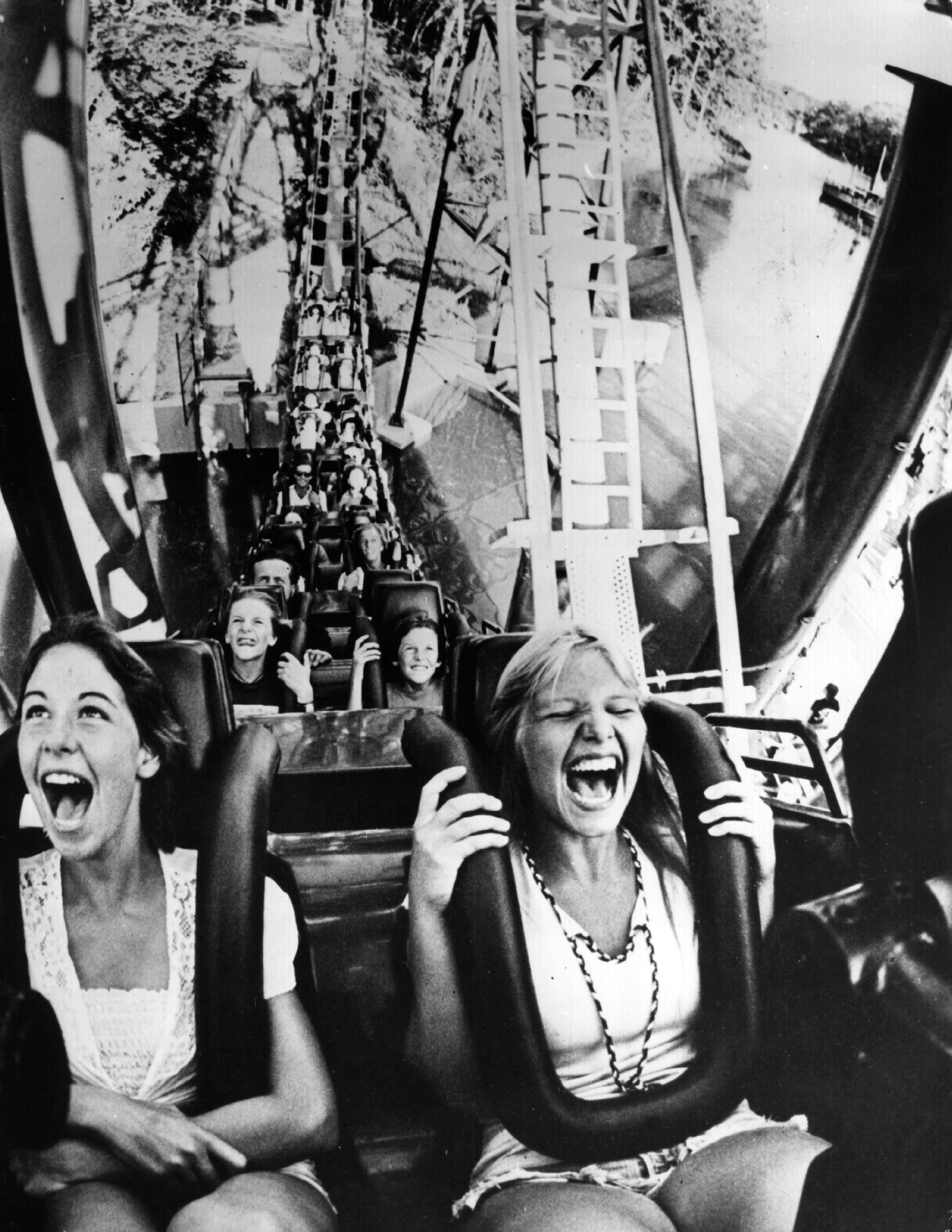 13 Nostalgic Photos of Vintage Amusement Parks
