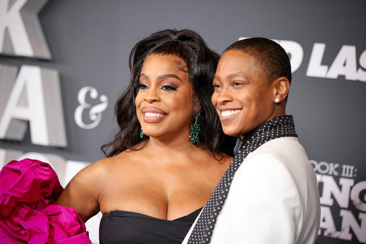'the rookie feds' actress niecy nash with her wife actress jessica betts on instagram