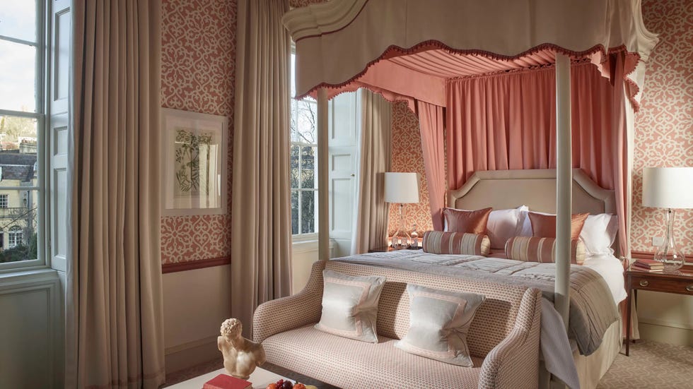 a bedroom at the royal crescent hotel and spa ﻿