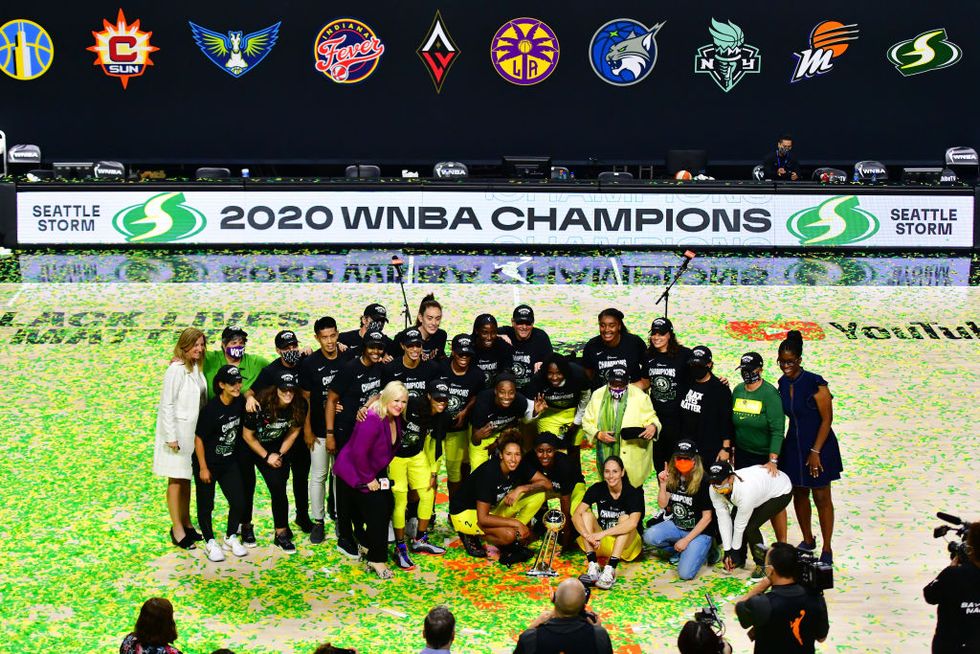 the seattle storm pose for a picture after winning the 2020 wnba championship on october 06, 2020 in palmetto, florida