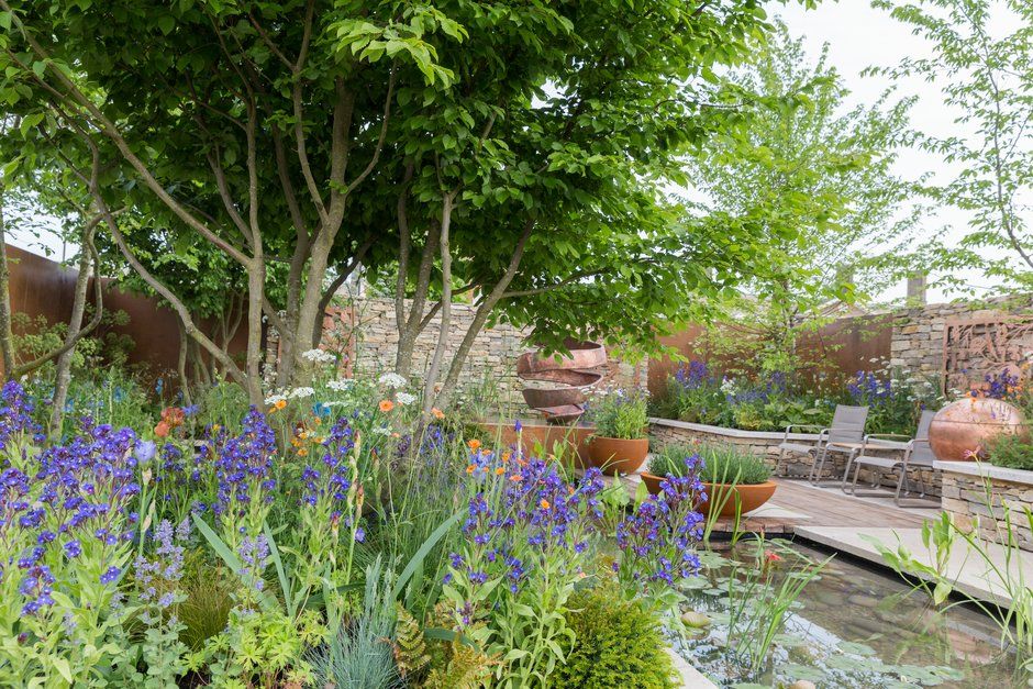 The Silent Pool Gin Garden designed by David Neale - Space to Grow - Chelsea Flower Show 2018