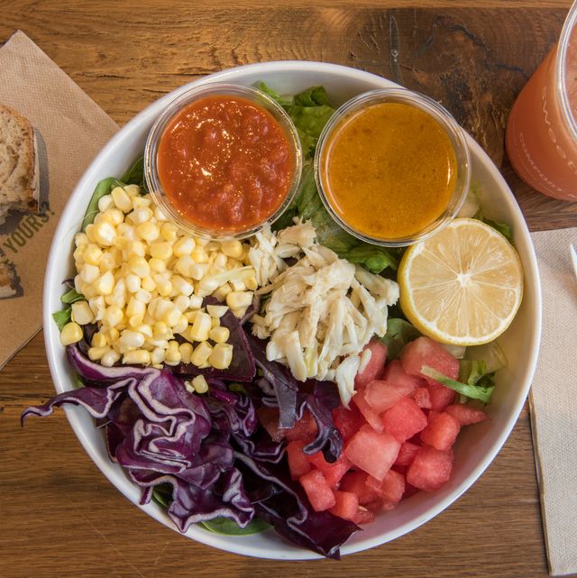 tom's first bite review for 9/27 on sweetgreen in georgetown