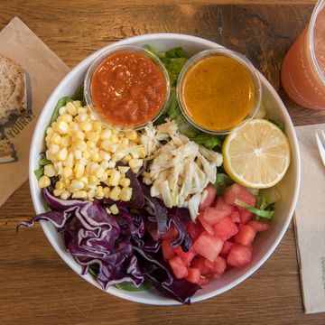 tom's first bite review for 9/27 on sweetgreen in georgetown