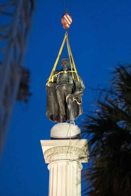 charleston removes john c calhoun statue from city's marion square