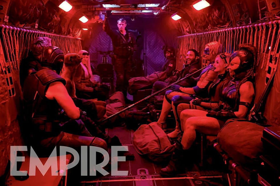 el reparto en una imagen de la película 'the suicide squad', mostrada en primicia en la revista empire