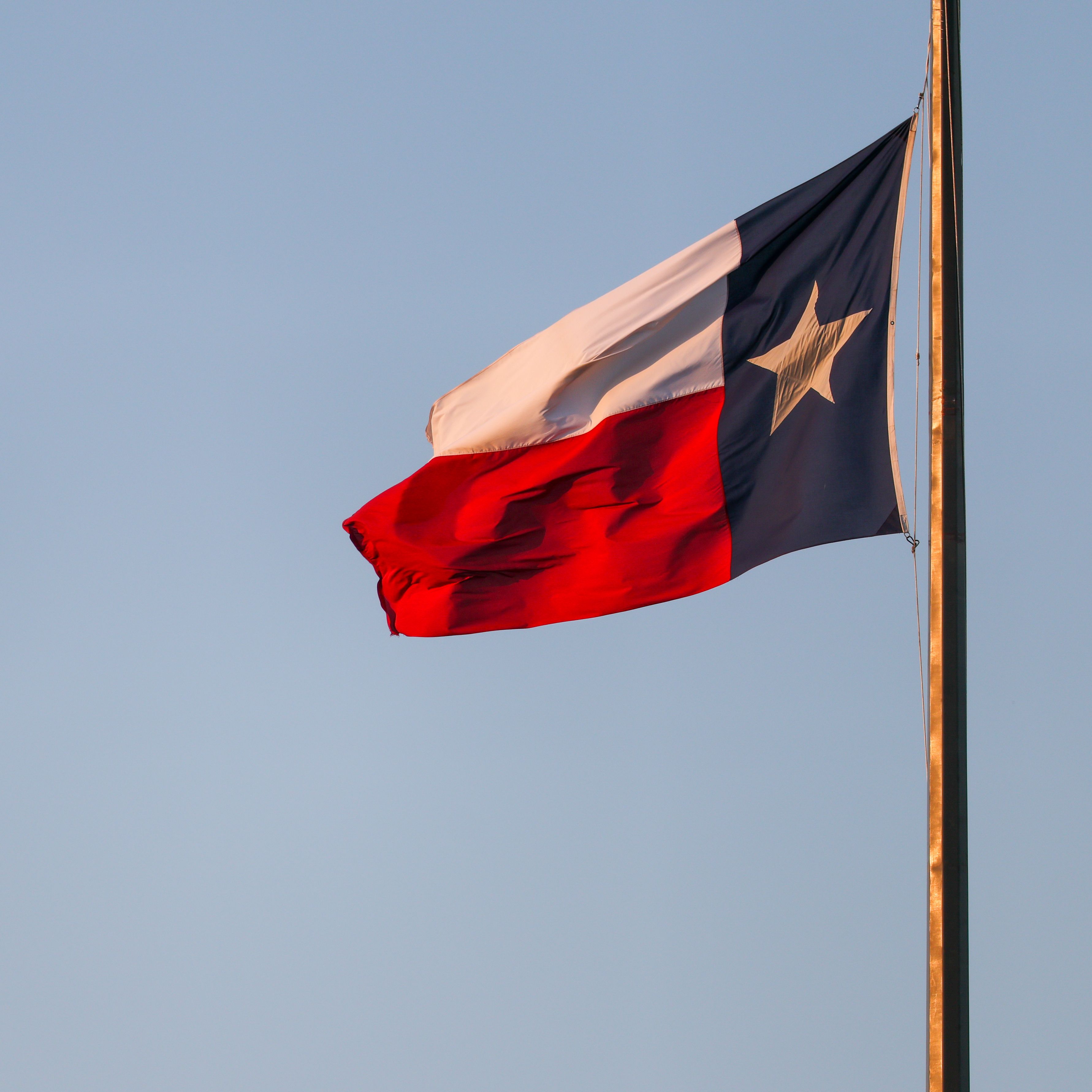 A Texas Billionaire Is Reportedly Trying to Tap into a Public Aquifer for Private Use