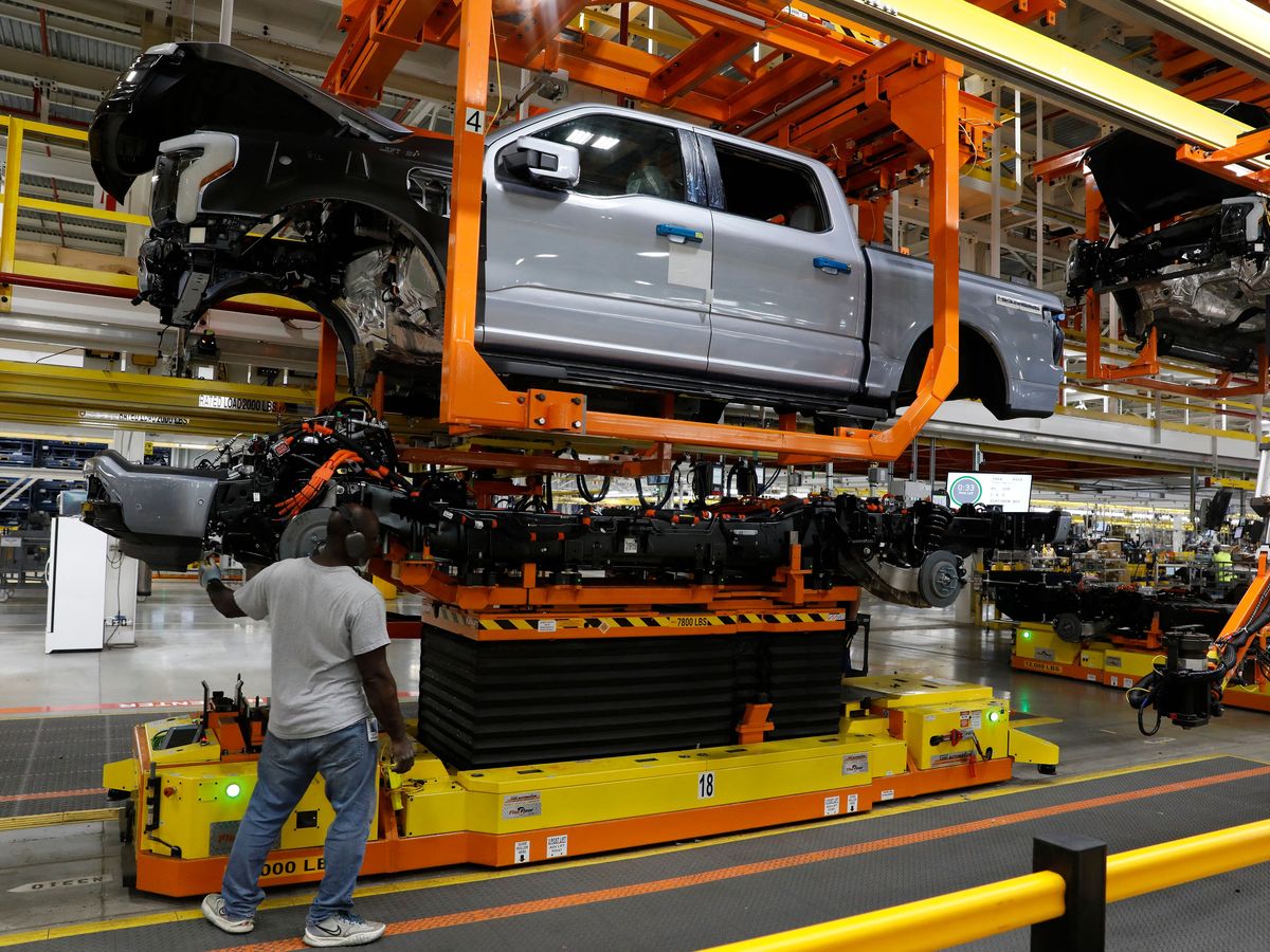 Here's Why Both Ford and GM Have Shut Down Pickup Production