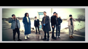 the umbrella academy l to r elliot page as viktor hargreeves, emmy raver lampman as allison hargreeves, aidan gallagher as number five, robert sheehan as klaus hargreeves, david castañeda as diego hargreeves, justin h min as ben hargreeves, ritu arya as lila pitts in episode 406 of the umbrella academy cr courtesy of netflix