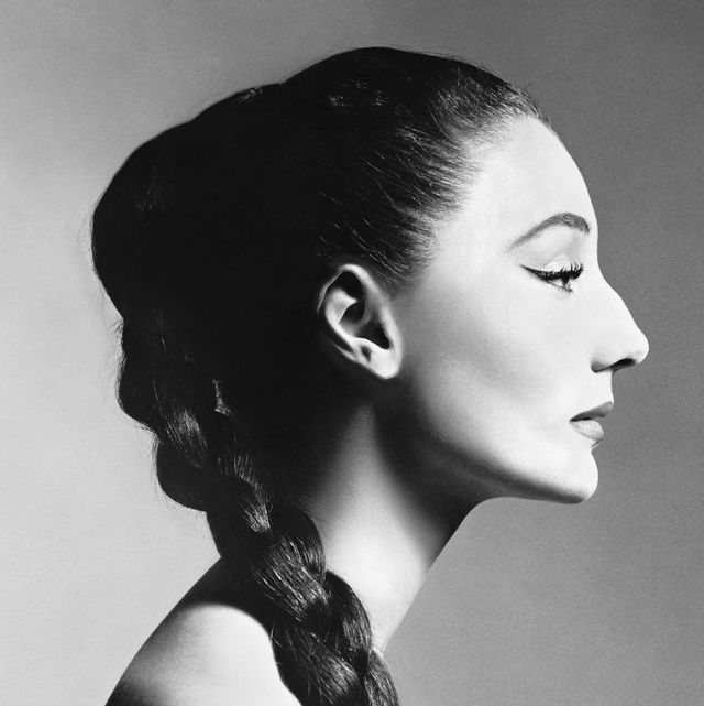 the vicomtesse jacqueline de ribes,hair by kenneth new york december 14 1955