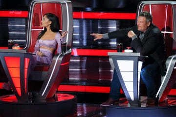 'the voice' fans should definitely see this shocking blake shelton and ariana grande moment