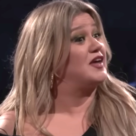 Watch 'Voice' Star Kelly Clarkson Confront Blake Shelton Over Her 