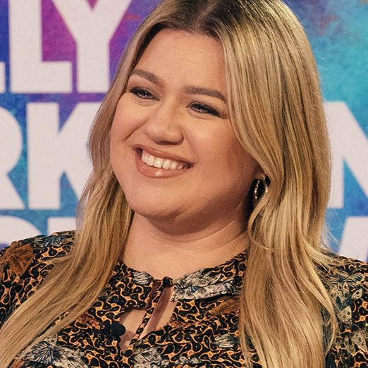 'The Voice' Fans Are Freaking Out About Kelly Clarkson's See-Through Look Going Viral on TikTok