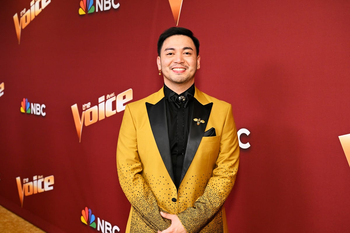 'Voice' Winner Sofronio Vasquez on New Music With Michael Bublé﻿