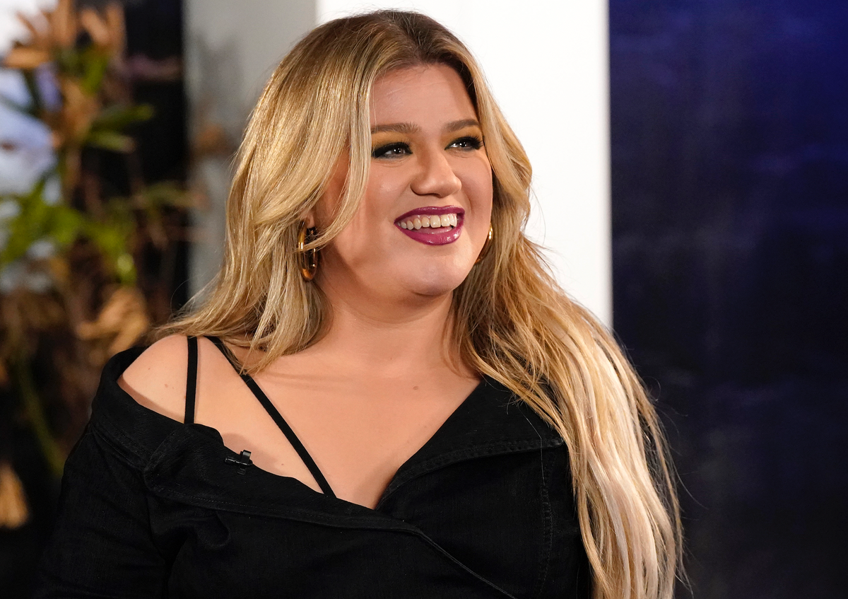 Kelly Clarkson Wore a Bold Look on Instagram and 'Voice' Fans Are ...