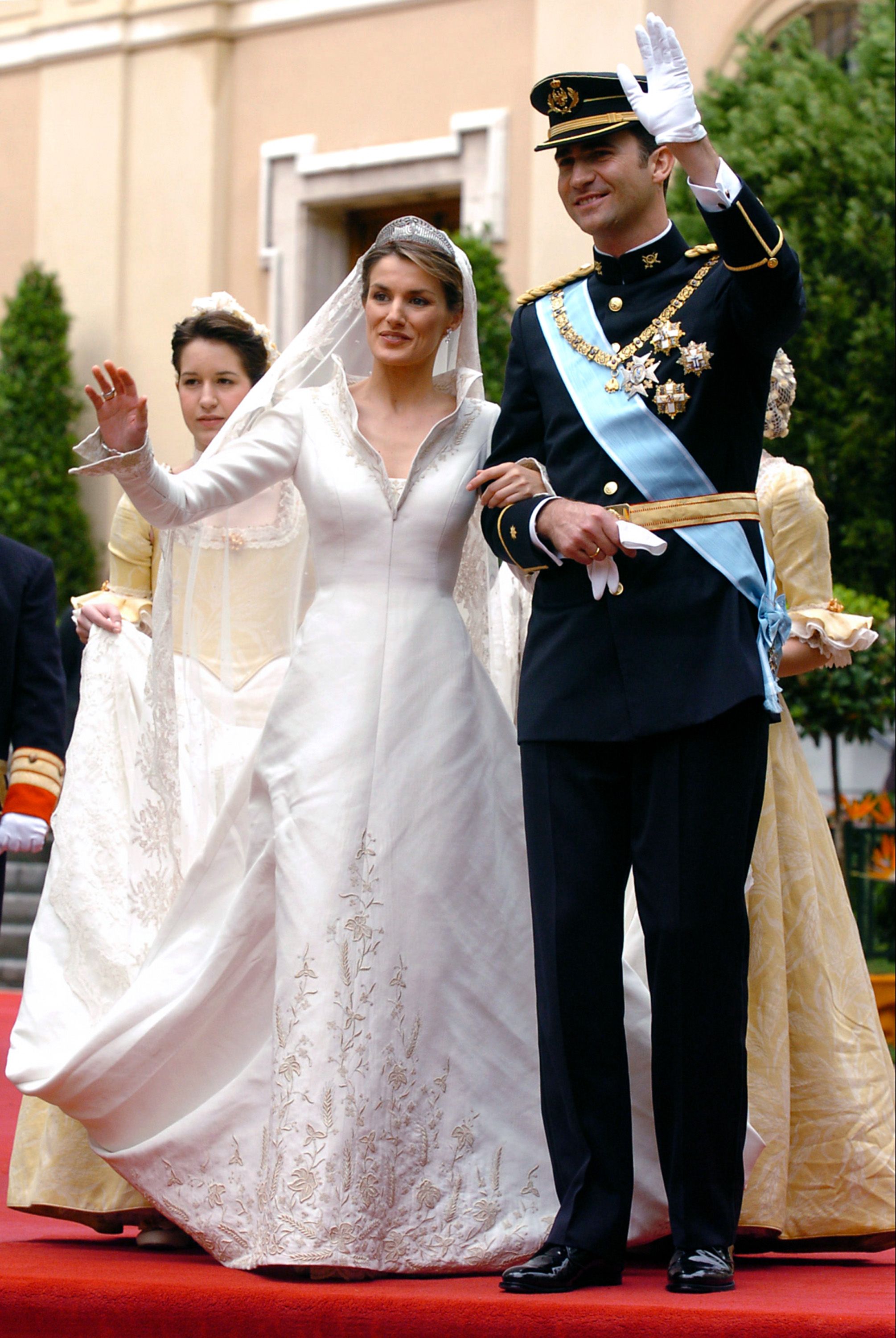 El vestido de novia 'made in Spain' de 300 euros que aprobarían Isabel  Preysler, Tamara Falcó y la Reina Letizia (porque ellas lo llevaron antes)