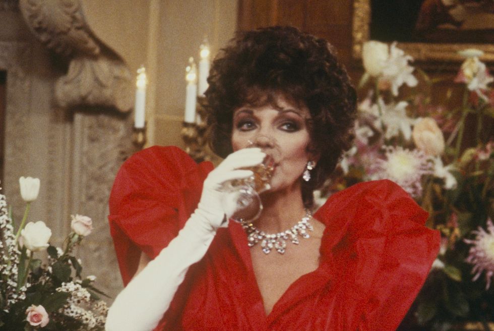 joan collins dynasty style