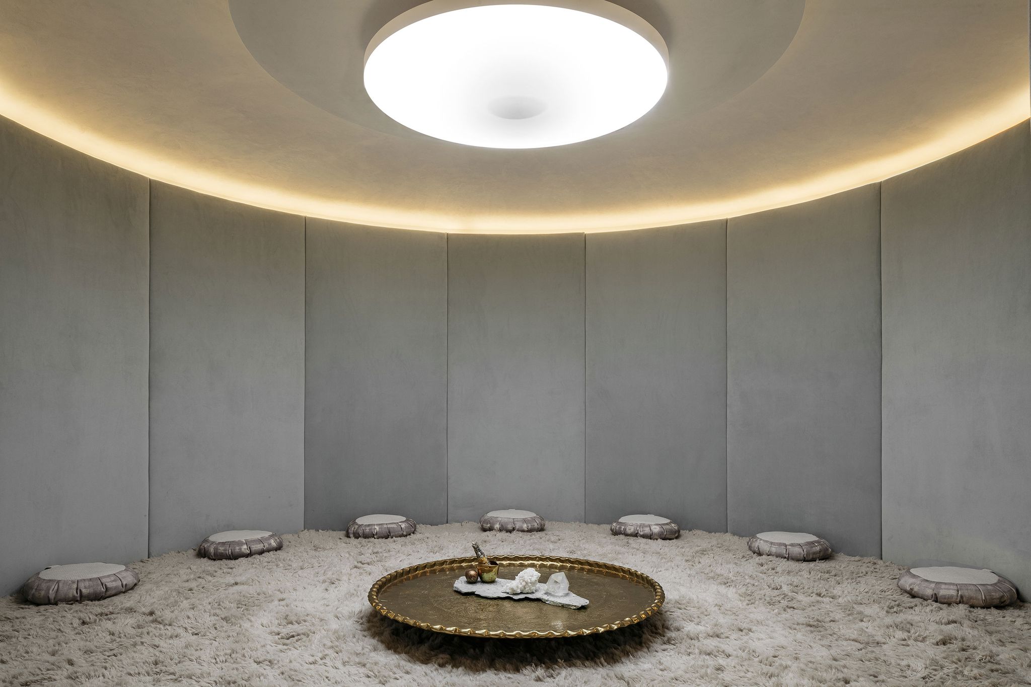 Ceiling, Light, Interior design, Lighting, Wall, Room, Architecture, Circle, Daylighting, Ceiling fixture, 