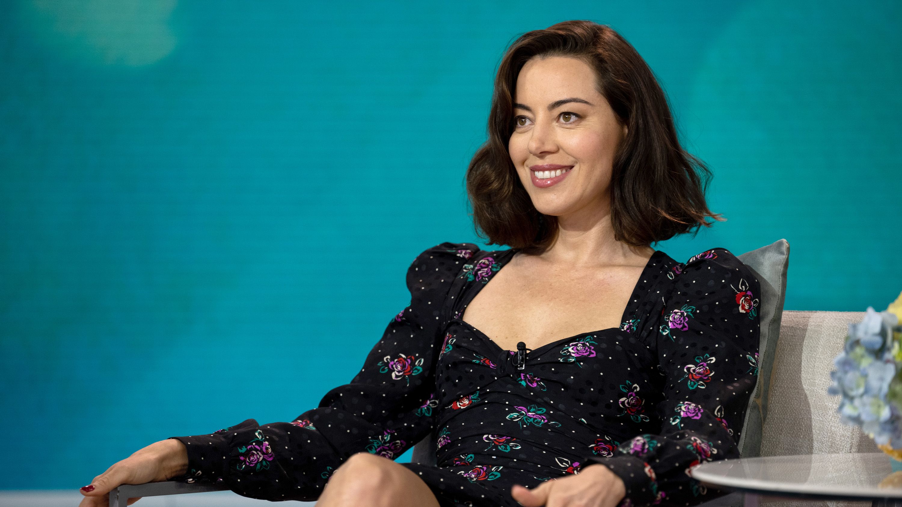 White Lotus' Star Aubrey Plaza Just Wore the Most Daring High Slit Dress  With Sexy Cutout