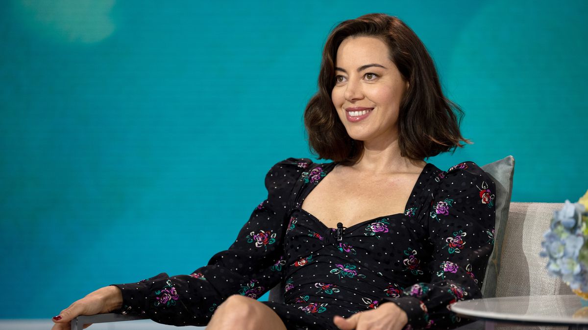 White Lotus' Fans Are Speechless Over Aubrey Plaza's Dramatic New Instagram  Look