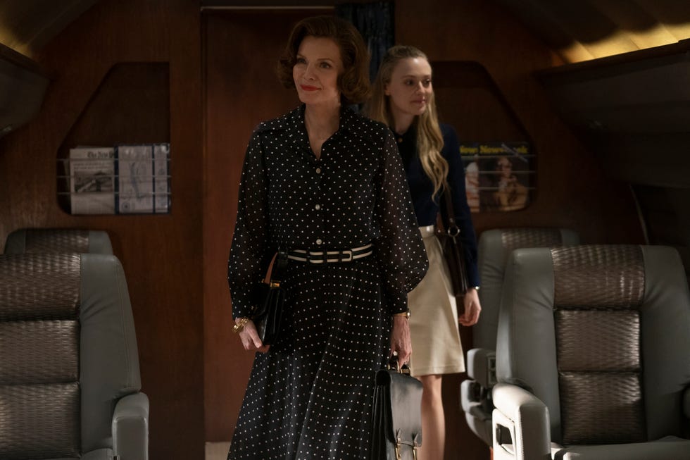 l r michelle pfeiffer as betty ford and dakota fanning as susan elizabeth ford in the first lady, “101” photo credit murray closeshowtime