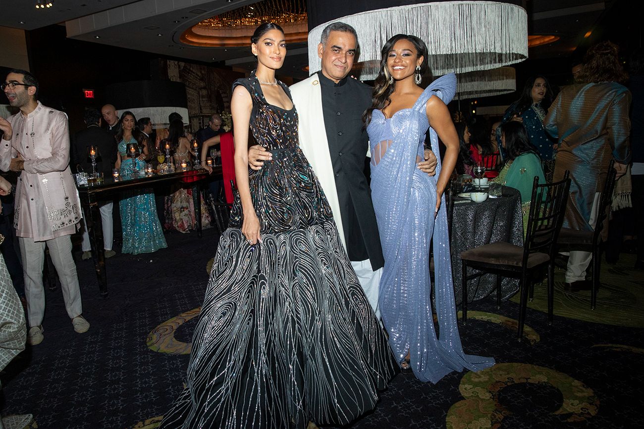 Diwali Dress 2023 - Buy Latest Designer Sarees, Salwar Suits, Lehenga for  Diwali