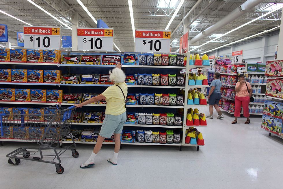 In Weak Economy, Wal-Mart Expands $10-Toy Promotion For Holiday Season