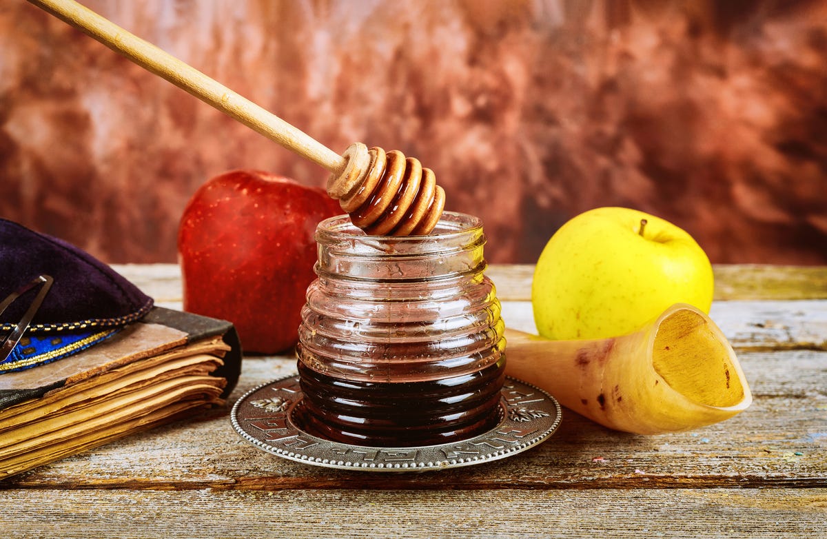 6 Rosh Hashanah Traditions and the Meanings Behind Them