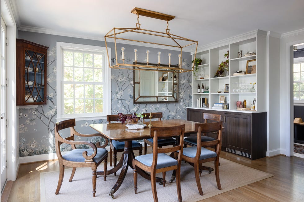 dining room with wallpaper