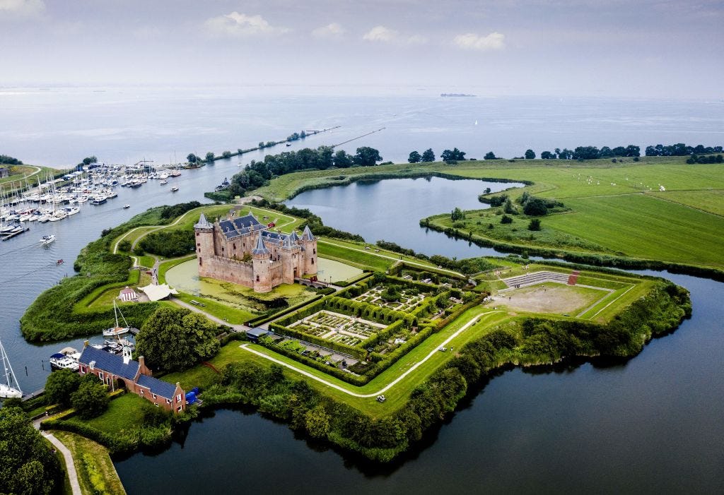 het muiderslot, een van de kastelen in nederland