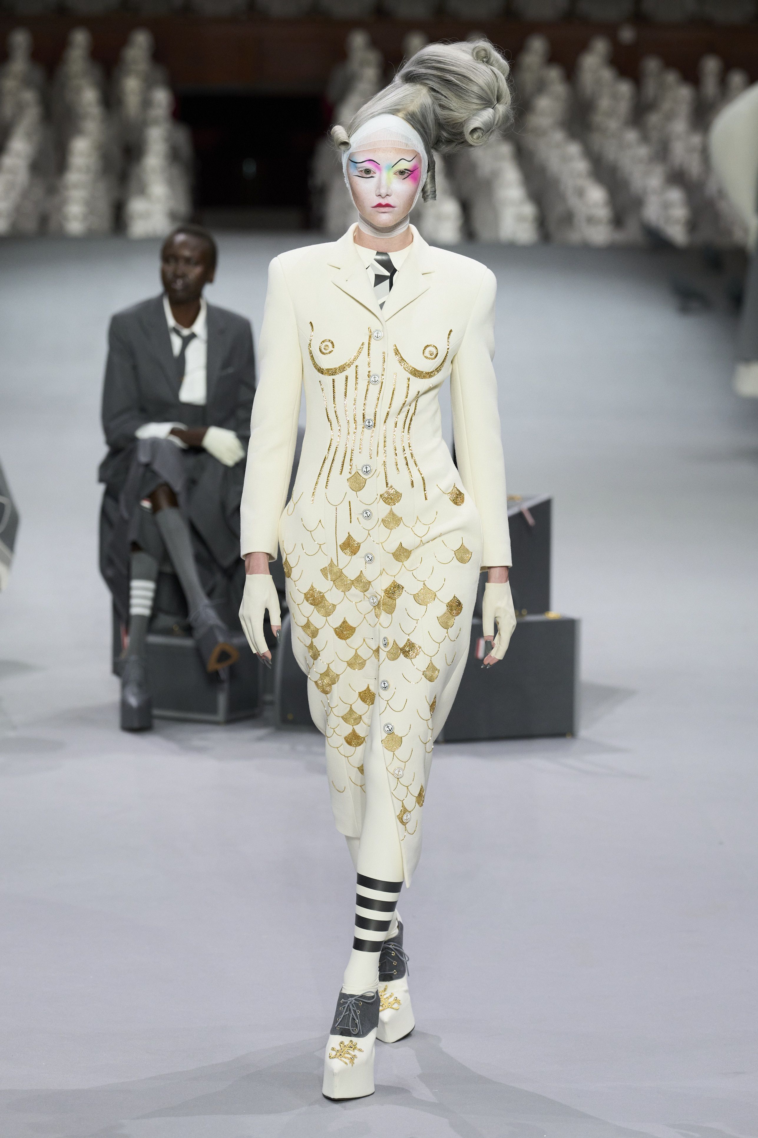 トム ブラウン(THOM BROWNE)」の2023-24秋冬オートクチュール トム ブラウン(THOM BROWNE)」の2023-24秋冬オートクチュール