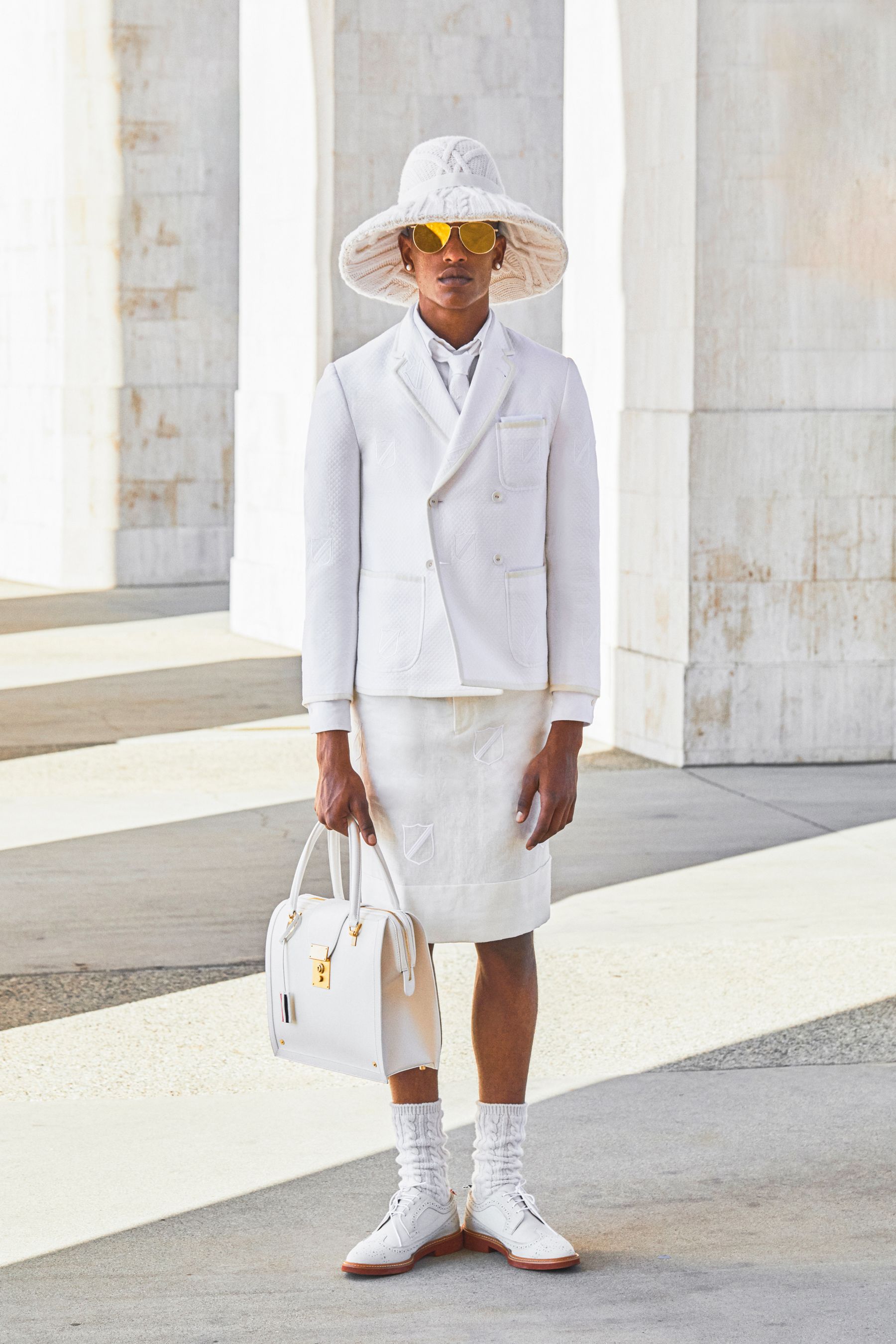 関送込★THOM BROWNE★トム・ブラウン★ロゴポロドレス★大人気 トム ブラウン」2023年春夏メンズ・コレクション - TOKION