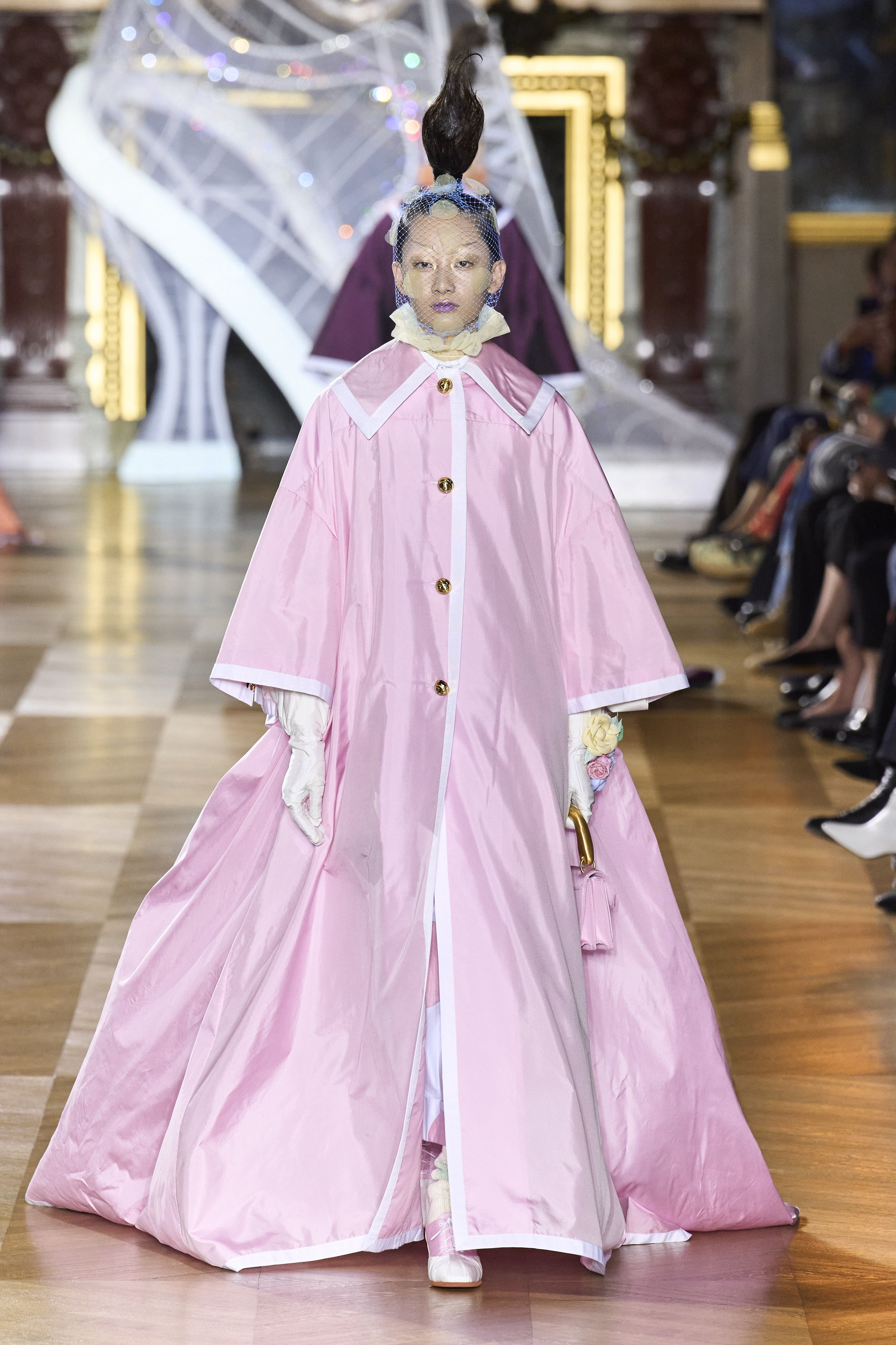 定価15万円 トムブラウン Thom Browneラグジュアリーな最上位モデル9 トム ブラウン（THOM BROWNE）」2023春夏コレクション