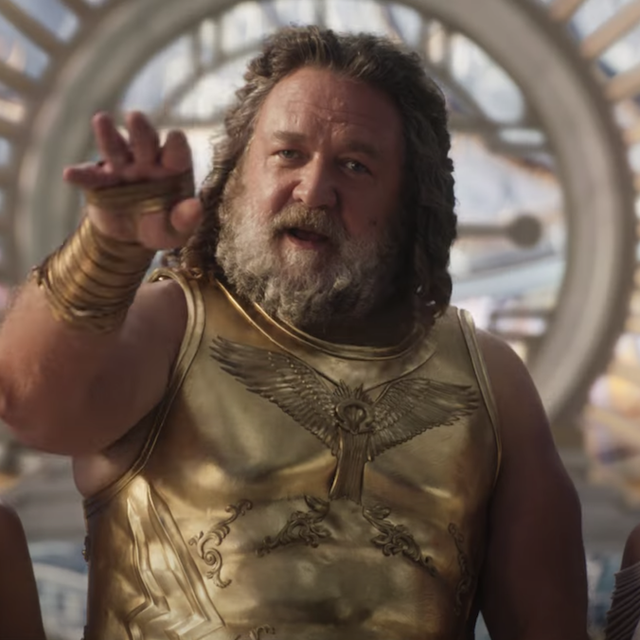 russell crowe as zeus in thor love and thunder