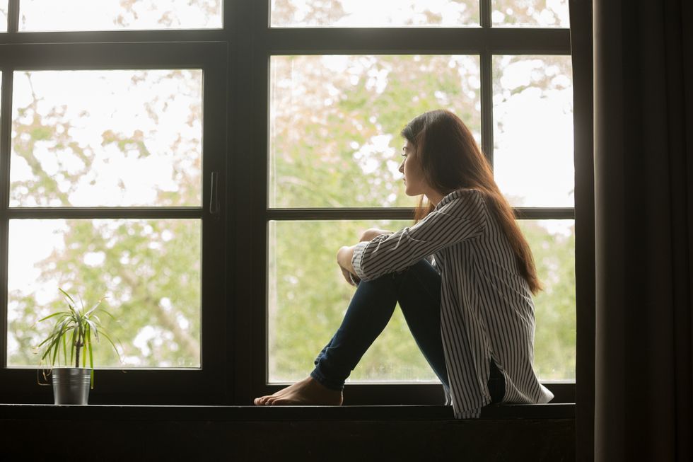 從雪莉到具荷拉自殺事件，我們都該學會預防憂鬱症的4個步驟