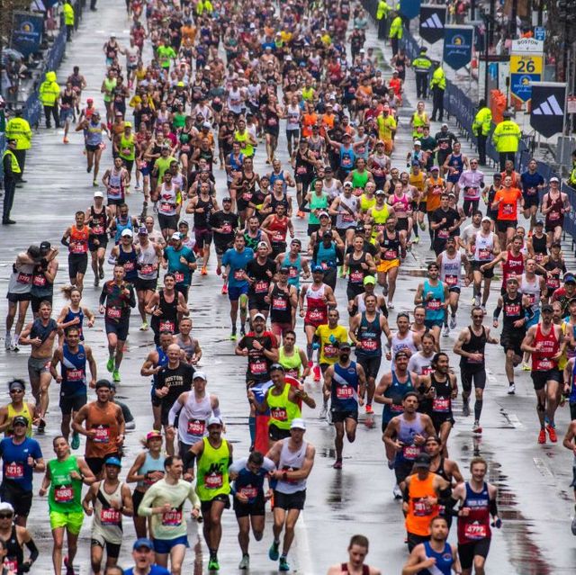 Thousands Of Runners Make Their Way To The Finish Line News Photo 1703784872 ?crop=0.668xw 1.00xh;0.202xw,0&resize=640 *