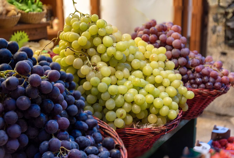 three different variaties of grapes