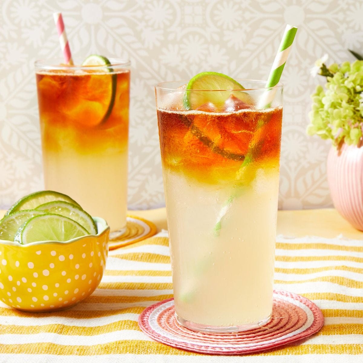 16 Easy 3 Ingredient Cocktails To Make Happy Hour A Breeze 16-easy-3-ingredient-cocktails-to-make-happy-hour-a-breeze