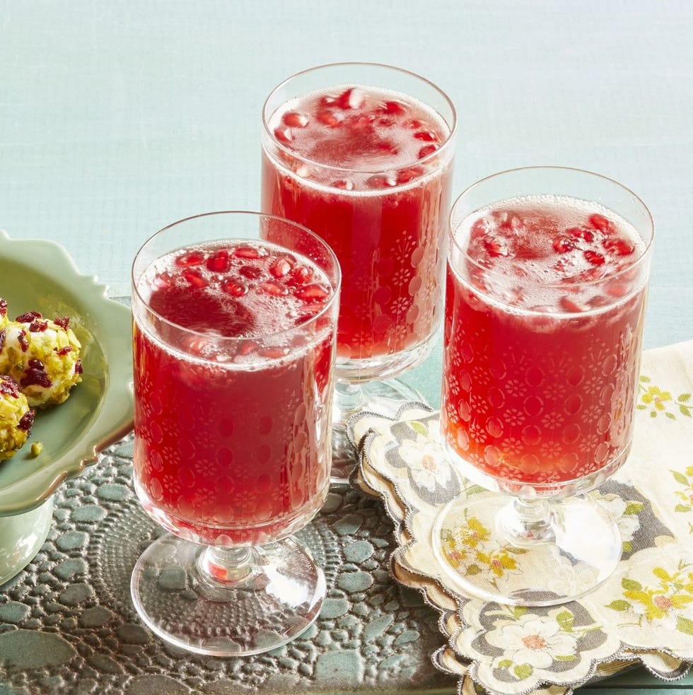 16 Easy 3 Ingredient Cocktails To Make Happy Hour A Breeze 16-easy-3-ingredient-cocktails-to-make-happy-hour-a-breeze