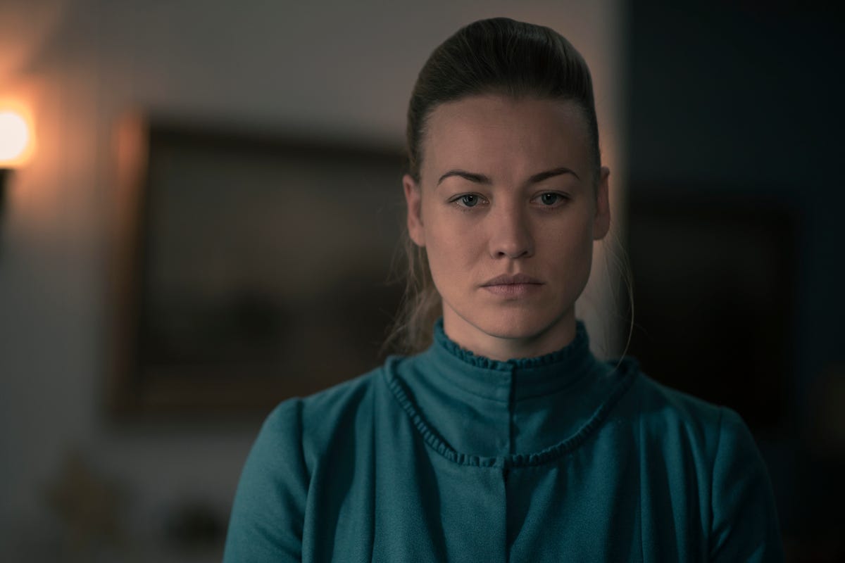 ‘Handmaid’s Tale’ Fan Theories for Season 3 - Reddit and Twitter Users ...