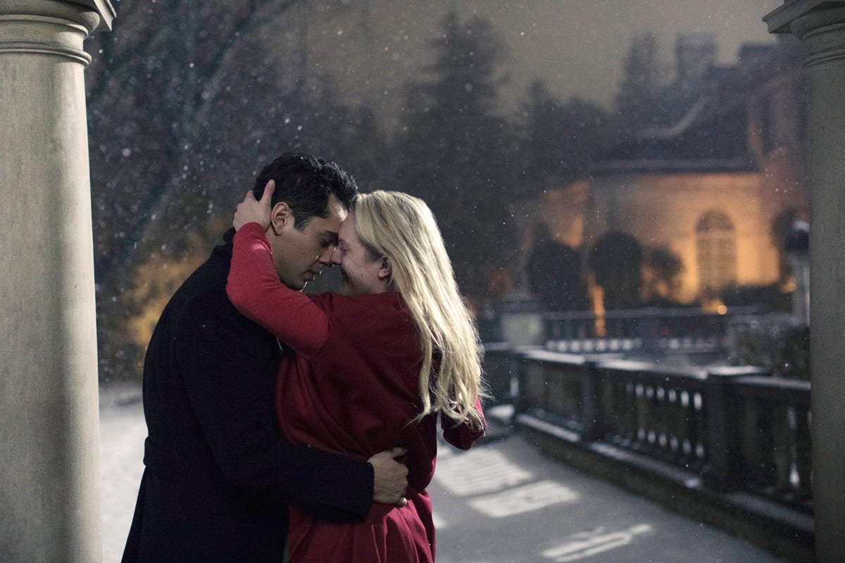 preview for The Cast of The Handmaid's Tale Supports Planned Parenthood