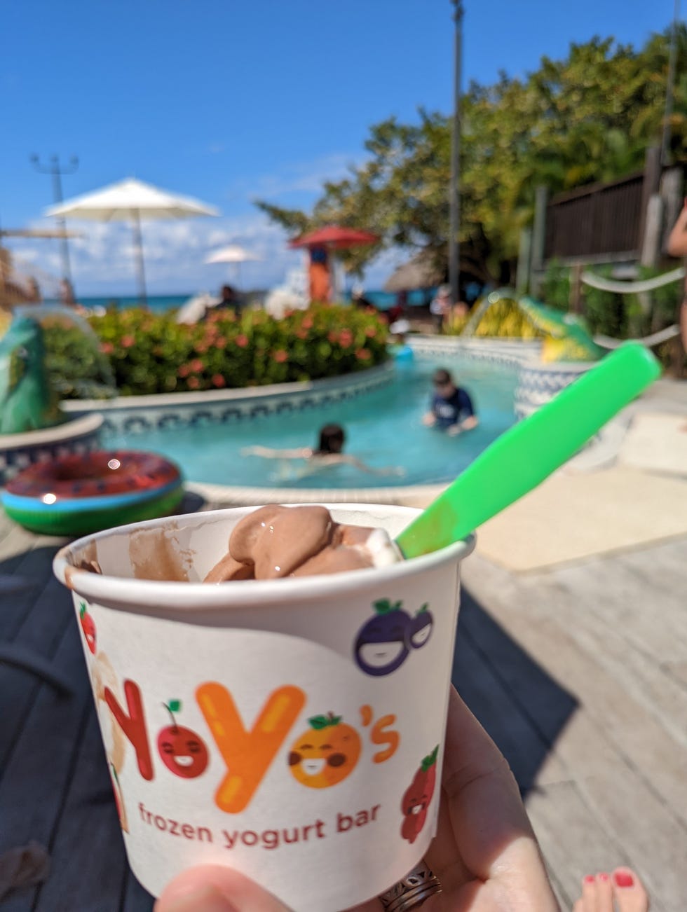 Frozen yogurt yo-yo on the beach in Negril, Jamaica