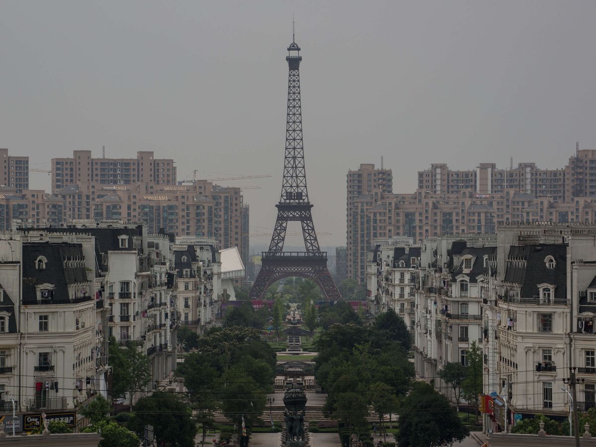 Tianducheng Is A City In China Designed To Be A Replica Of Paris - Famous  Paris Architecture