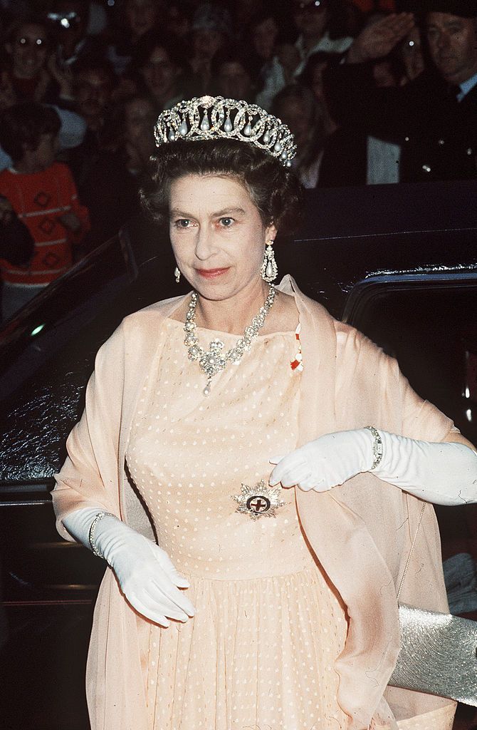 london  queen elizabeth ii goes to the theatre in her silver jubilee year in 1977 photo by anwar husseingetty images